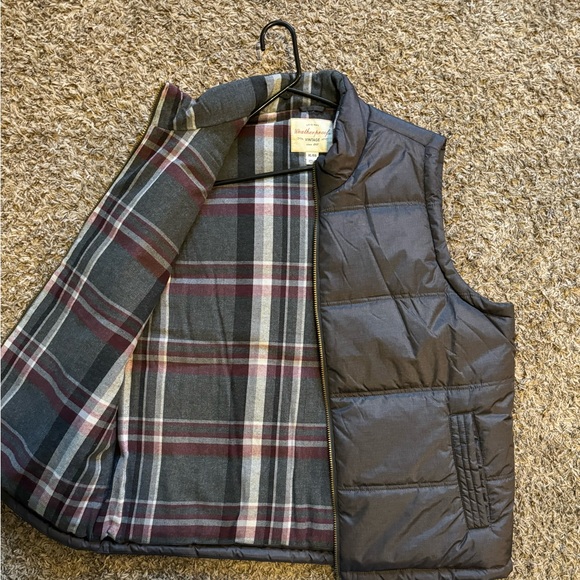 Men’s Puffer Vest - Picture 2 of 3